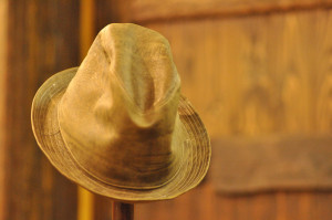 革の帽子